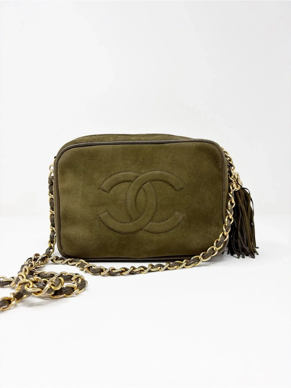 CHANEL Vintage Olive Suede Crossbody Camera Bag with Tassel and Gold Chain - Picture 4 of 10